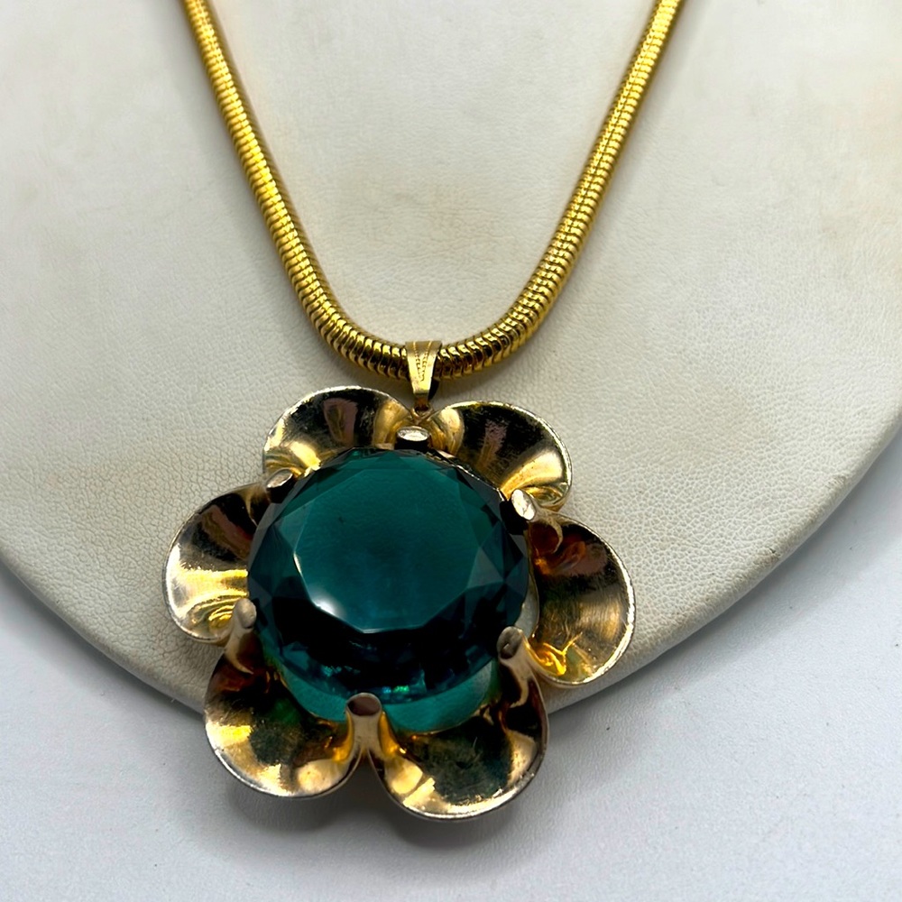 Vintage Huge Green Rhinestone Flower Pendant Necklace